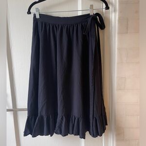 JW Anderson x Uniqlo black ruffle hem skirt (size 4)